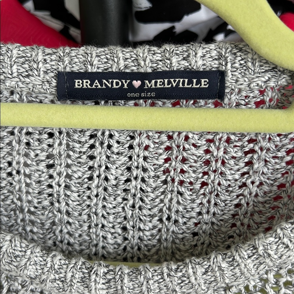 Brandy Melville Light Gray Knit Sweater - Picture 3 of 7